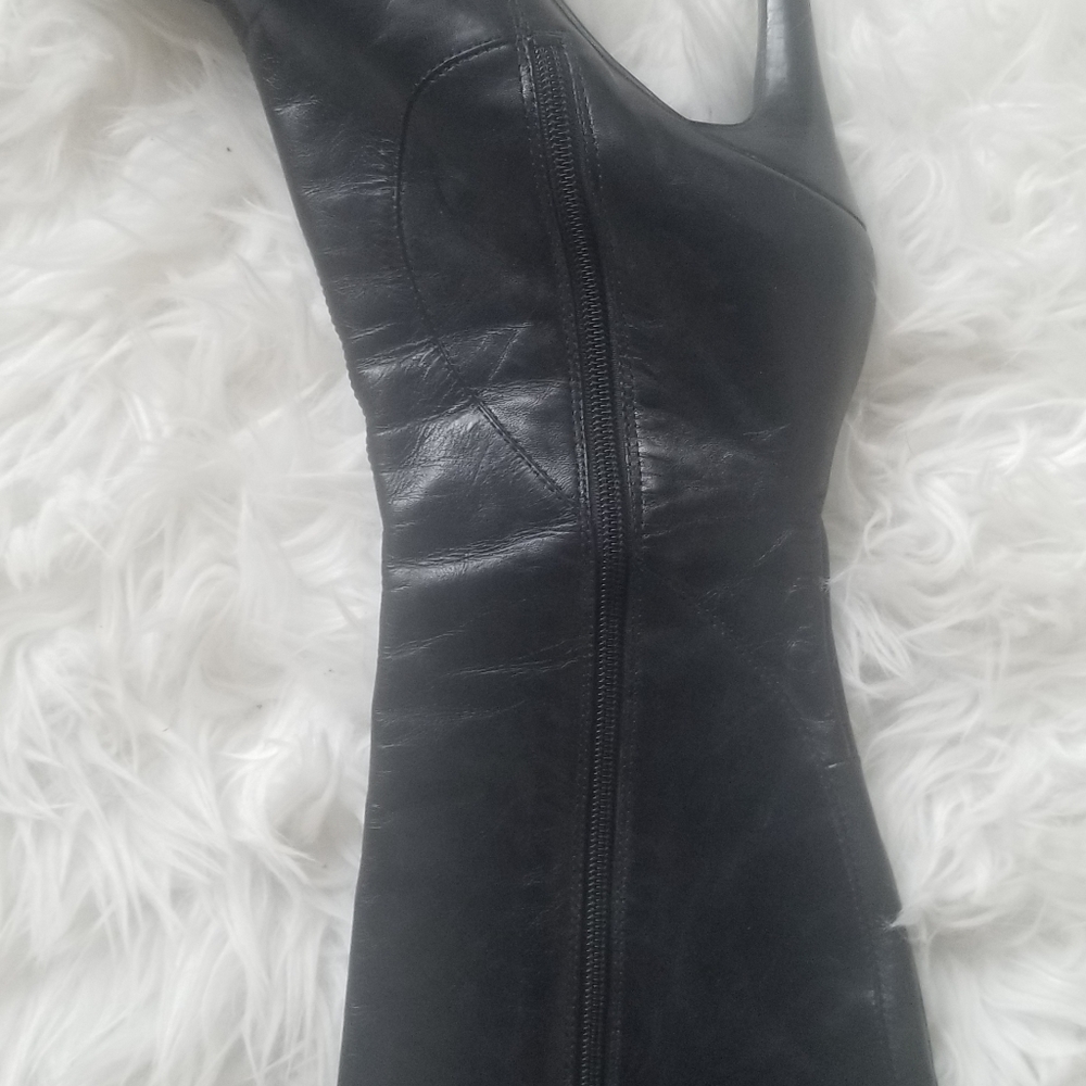 Boots - Picture 3 of 7